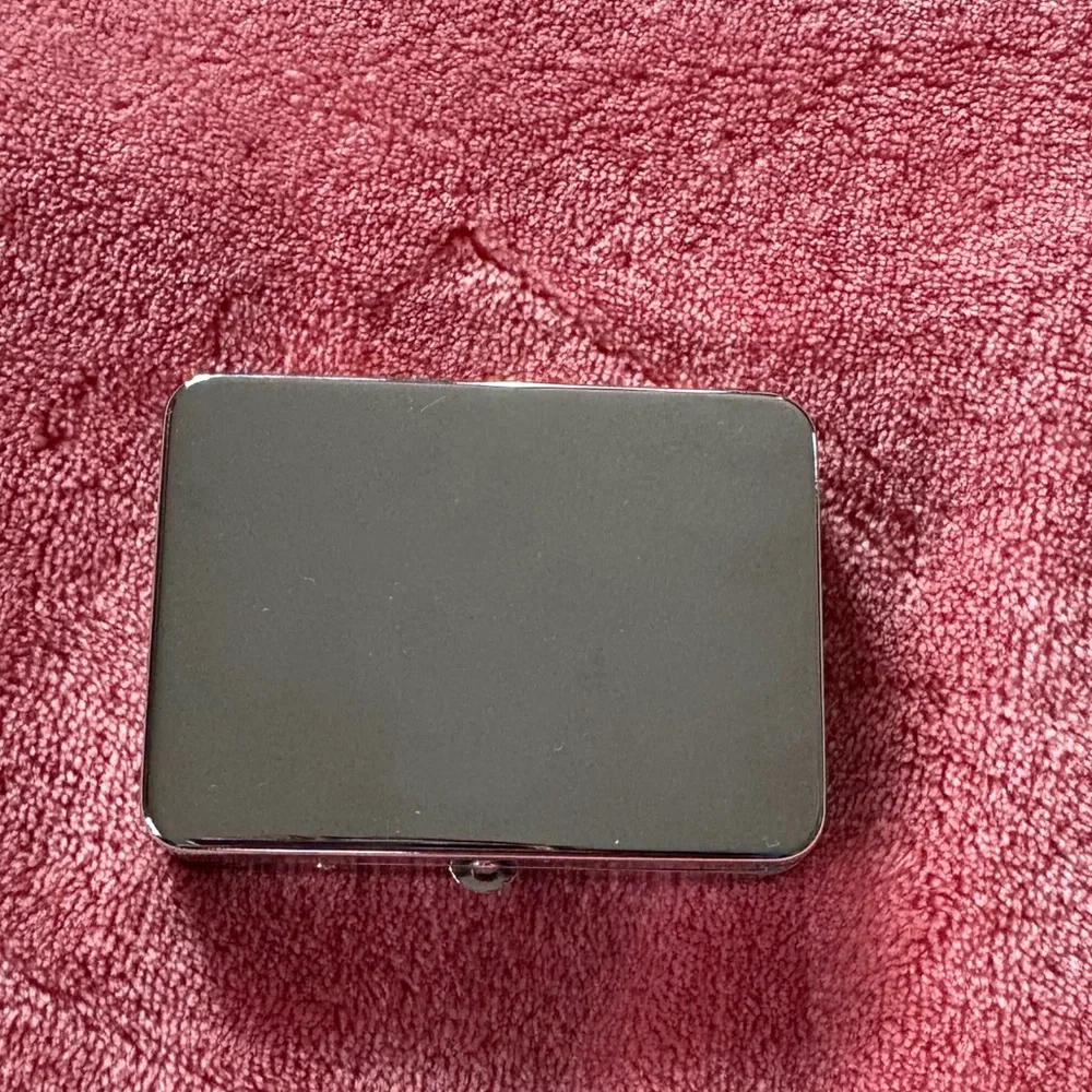 Engraved Silvertone Compact Pillbox I Don’t Repeat Gossip So Listen Carefully - Picture 4 of 8